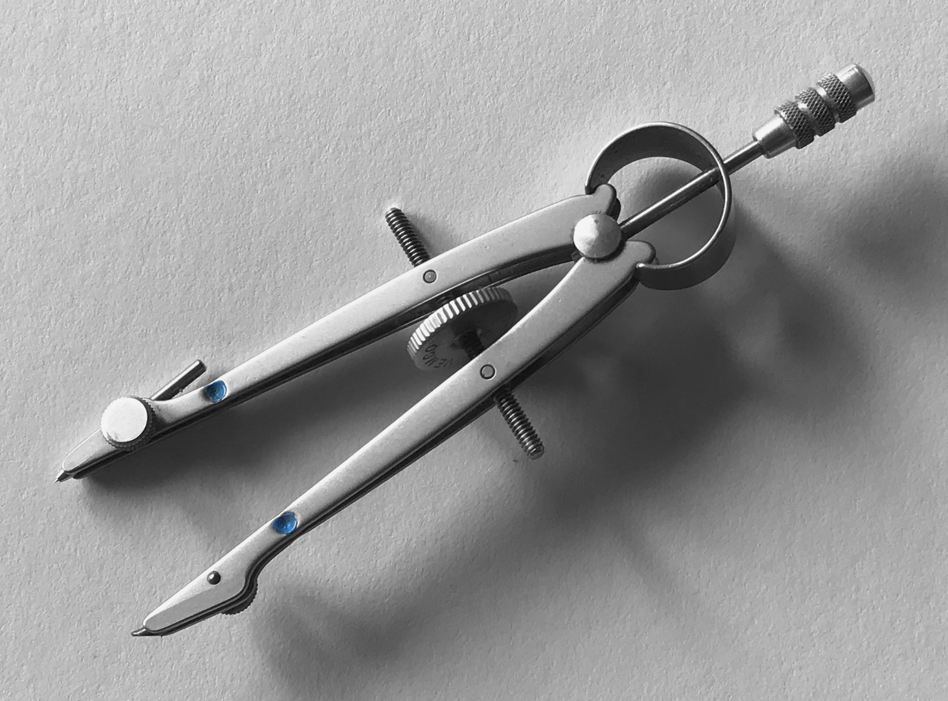 A late design stainless steel Blue Dot compass, Model S-570. The spot welds are filled with blue paint, indicating top quality materials. s570